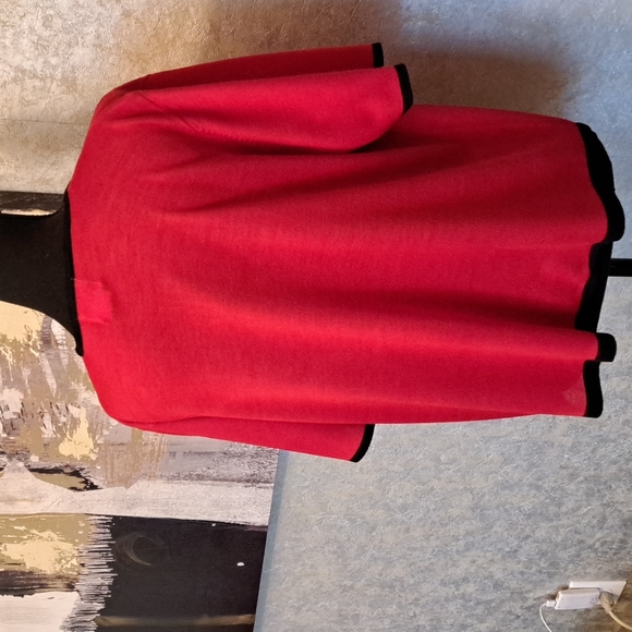 Leslie Fay Size Large. Lightweight red and black sweater. Great - Picture 3 of 4